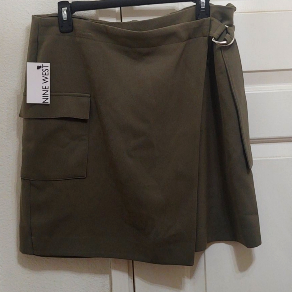 NWT Nine west skirt size large